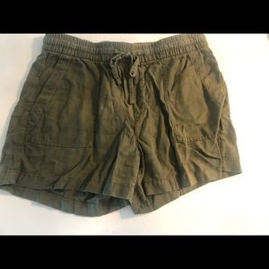 💚2/30 Old Navy olive green shorts